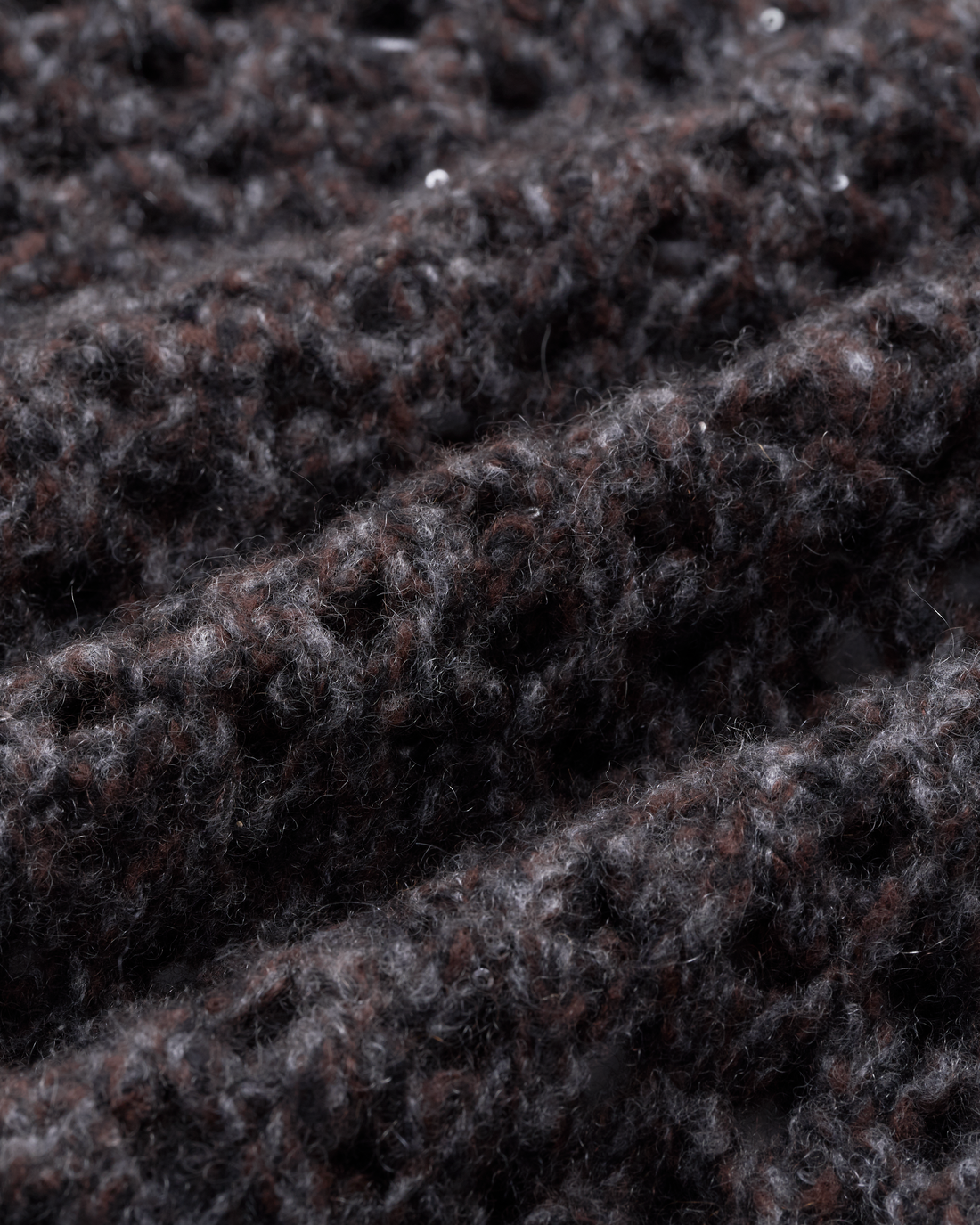 “璀璨日常 Effortless Radiance • 深灰棕 Dark Taupe” 真絲 Cashmere 鏤空亮片編織針織上衣 1