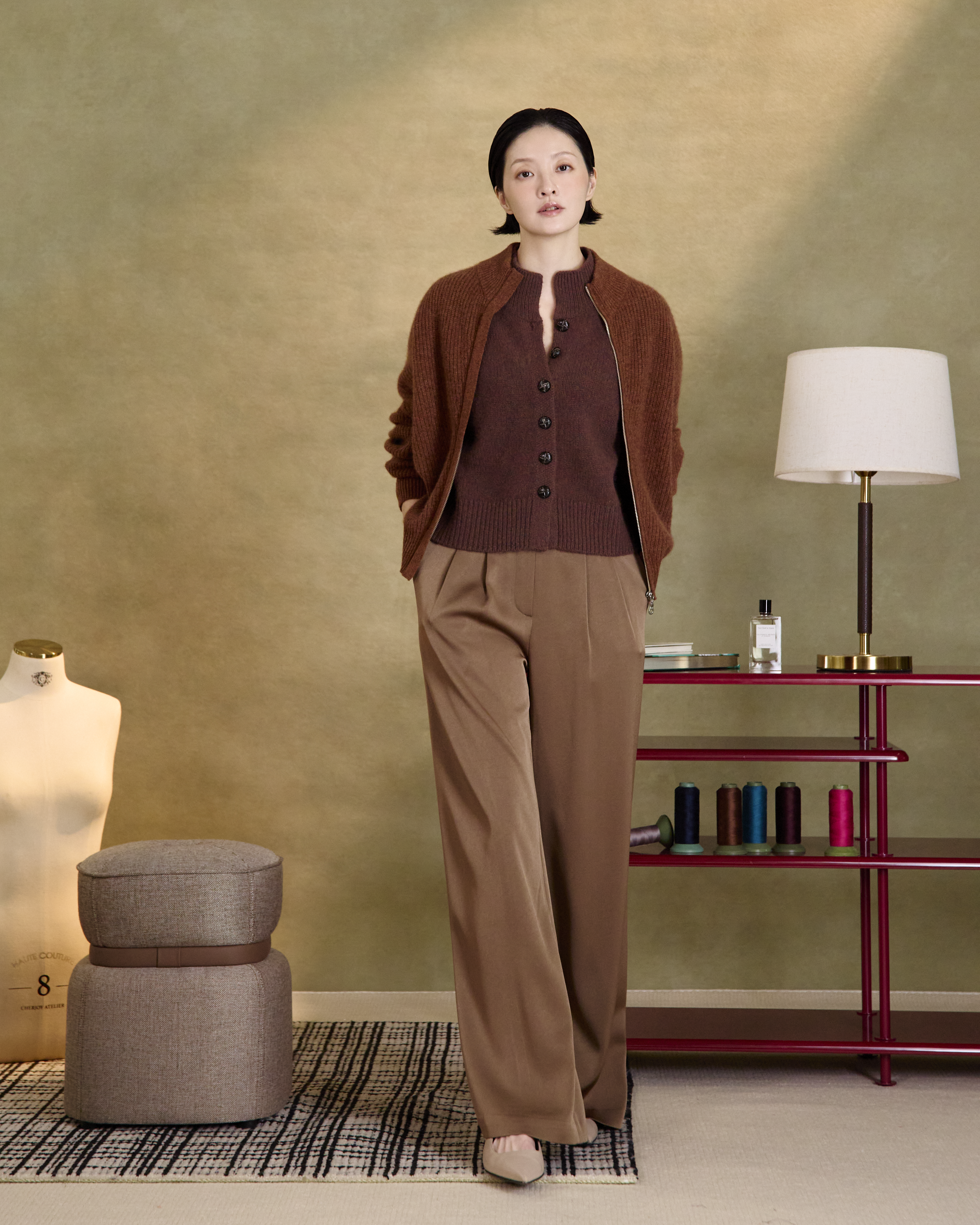 “日常步調 Everyday Rhythm • 胡桃棕 Walnut Brown” 日本Soalon抗皺三醋酸緞光高腰打褶闊腿褲