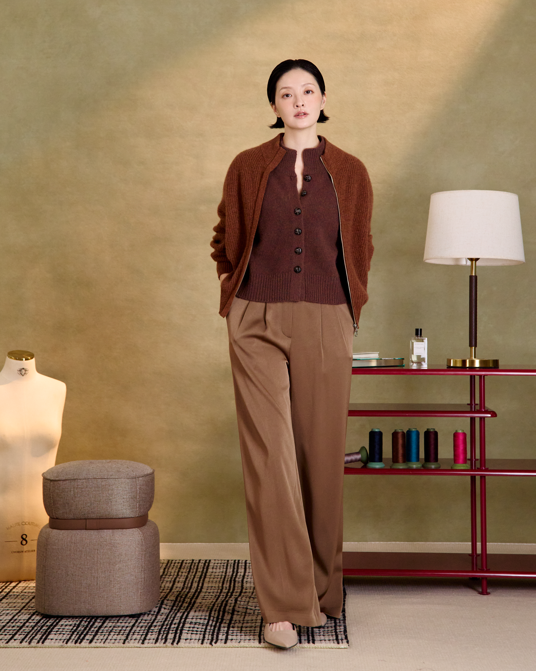 “日常步調 Everyday Rhythm • 胡桃棕 Walnut Brown” 日本Soalon抗皺三醋酸緞光高腰打褶闊腿褲