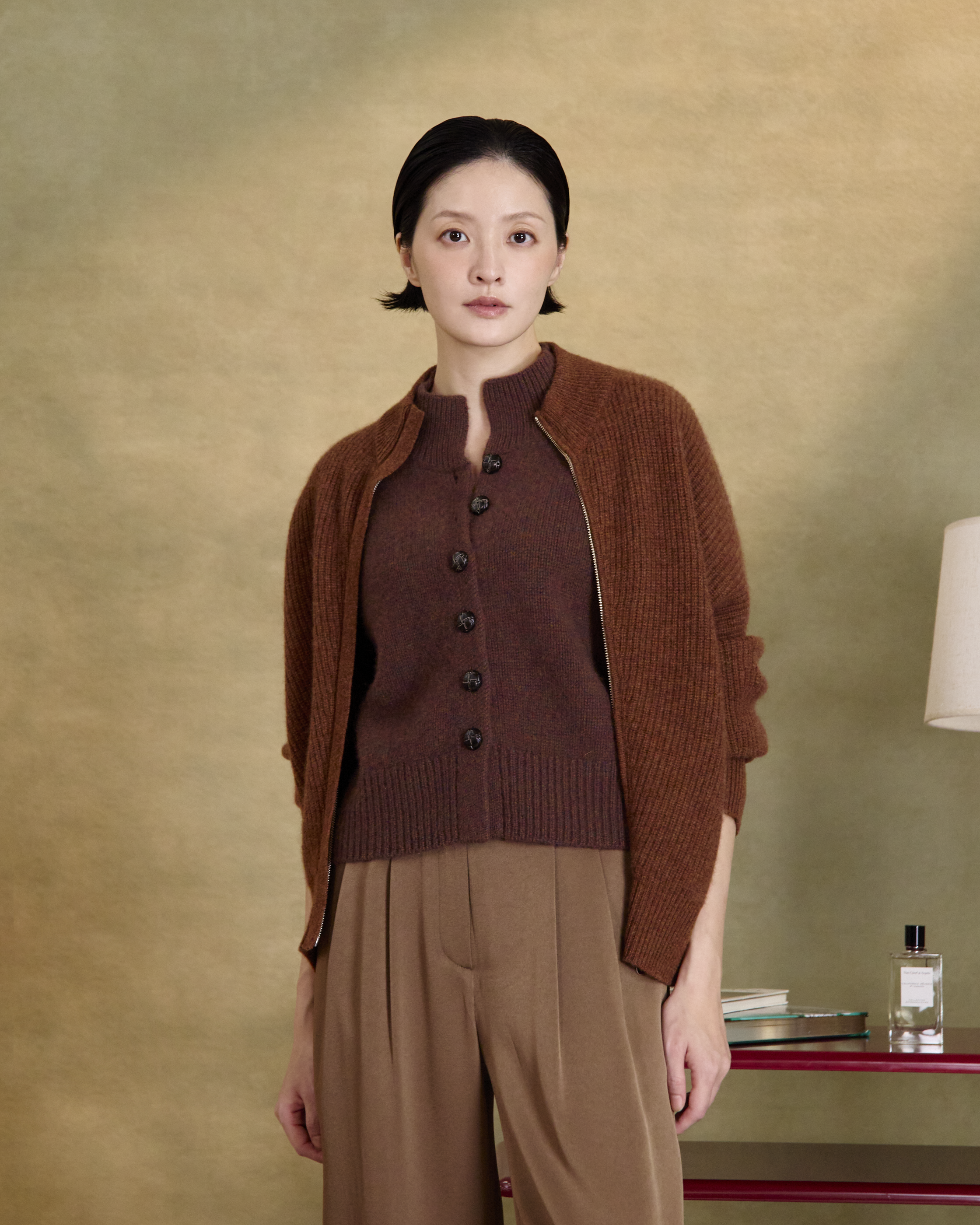 “柔軟偏愛 A Soft Spot • 泰迪棕 Teddy Brown” 100% Cashmere 絨柔細針針織外套 (Yarn by Loro Piana)