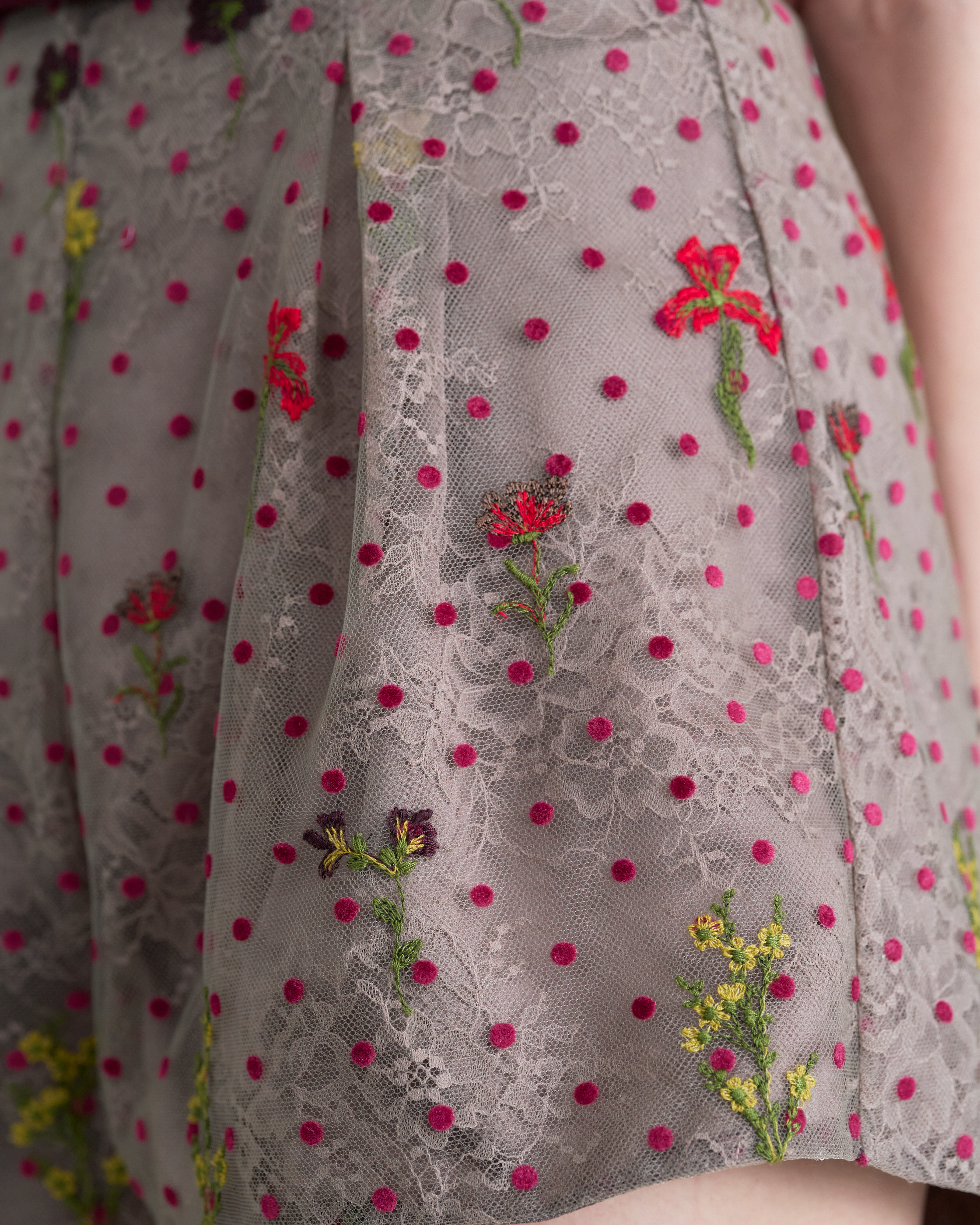 “Brunch at Ritz”法國絨點刺繡蕾絲短褲—Berry Soufflé 莓果舒芙蕾
