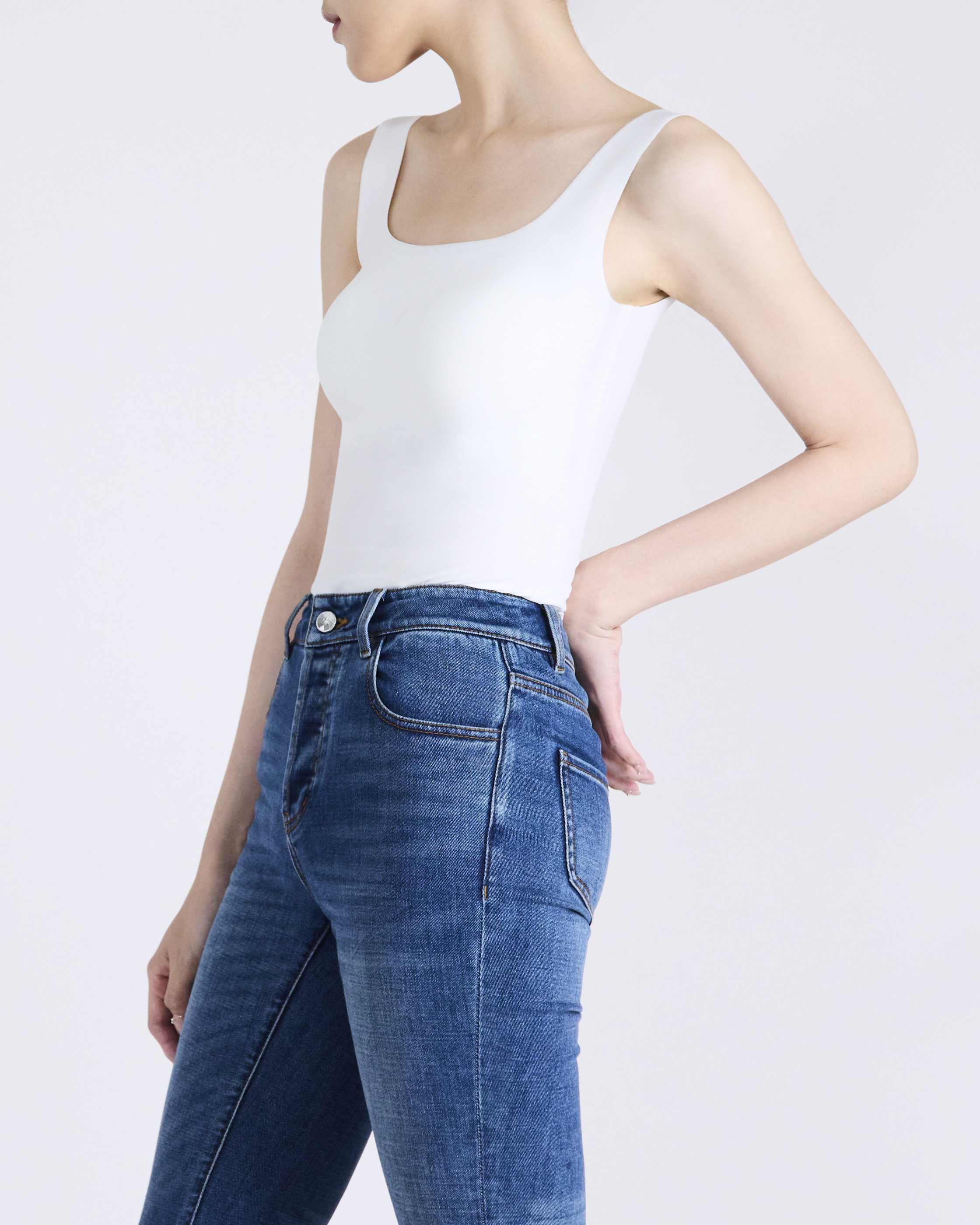 “By Inch.” 日本美肌科技無痕方領 Bra Top—白色