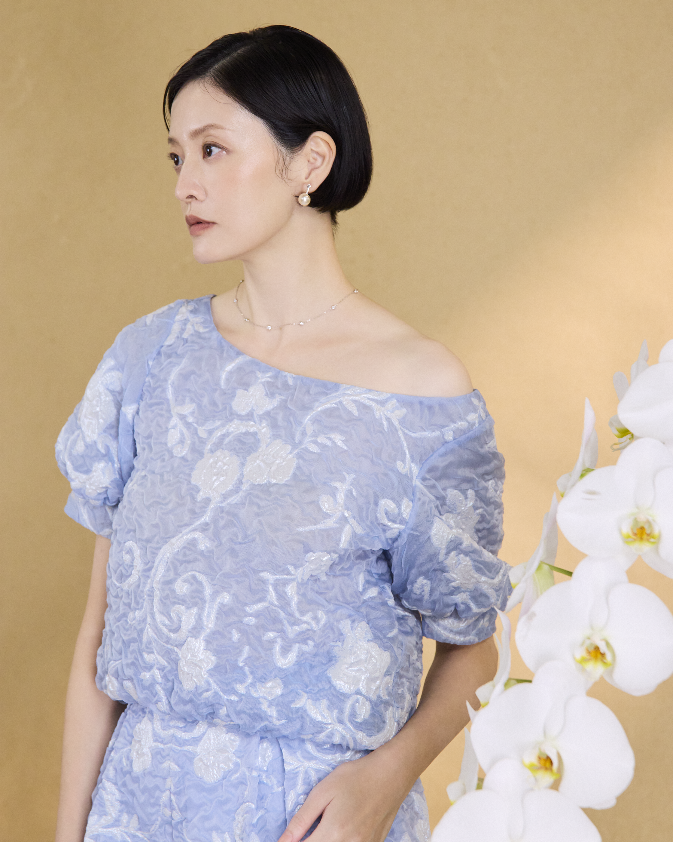 “瓷色芳華 Porcelain Reverie” 義大利織花立體藝術緹花赫本領上衣