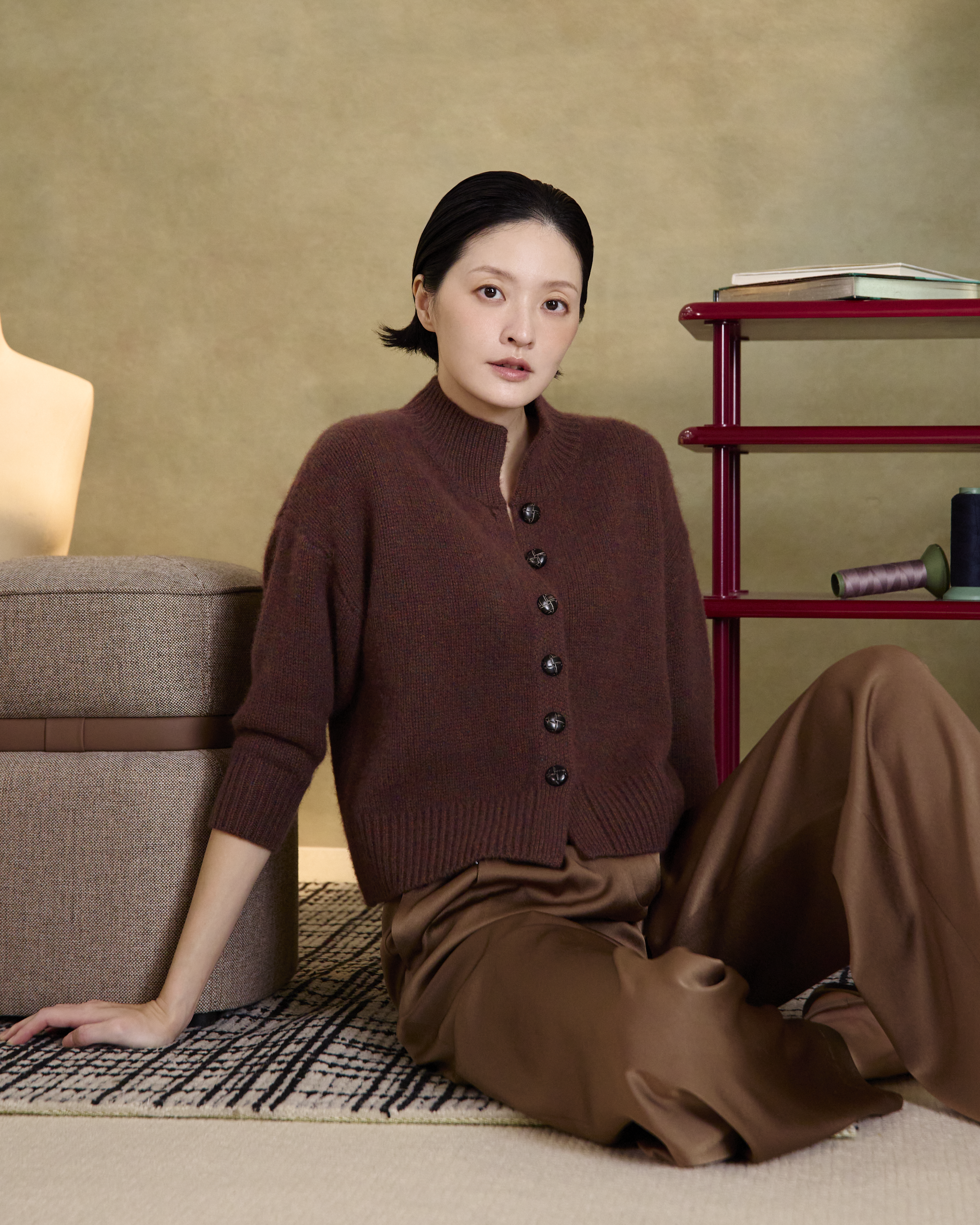 “日常步調 Everyday Rhythm • 胡桃棕 Walnut Brown” 日本Soalon抗皺三醋酸緞光高腰打褶闊腿褲